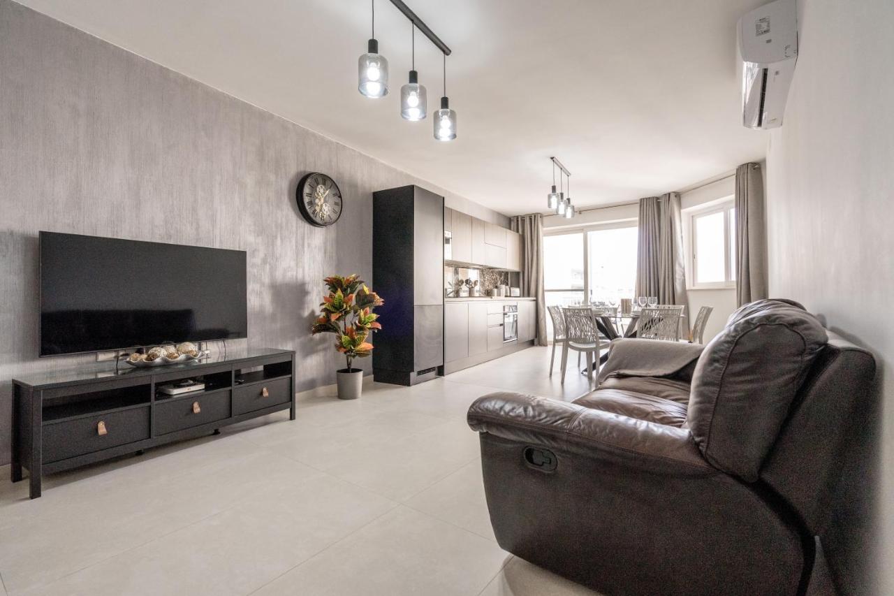 Brand New 3Br Apartment Close To All Amenities Сент-Полс-Бей Экстерьер фото